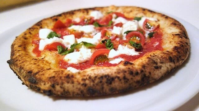 Sisiliya: Wood-Fired Neapolitan Pizza at the Counter