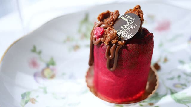 SWEETS garden YUJI AJIKI: Champion Pâtissier's Takeaway Cakes