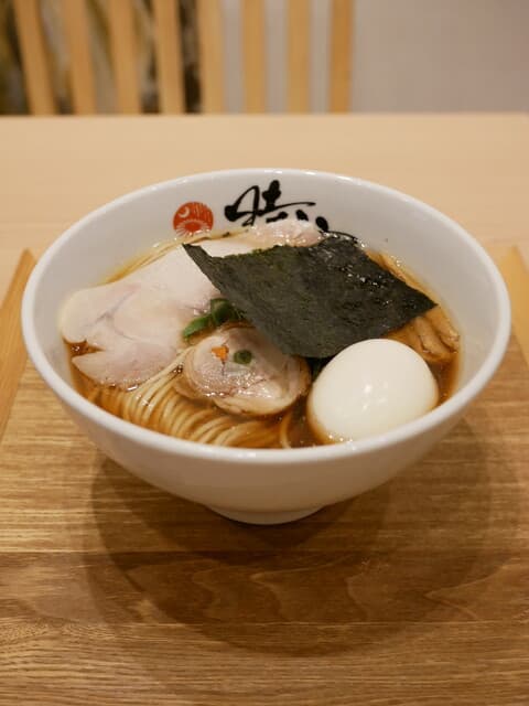Chuka Soba Shigure Isezaki choujamachi honten: Clear Shoyu Ramen