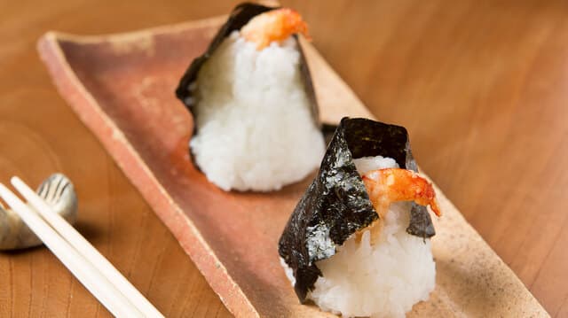 Hana Ichi: Tenmusu and À La Carte Home-Style Counter Cooking