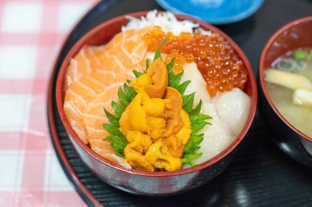 Teishoku Meshiya: Sapporo Market Seafood Bowls