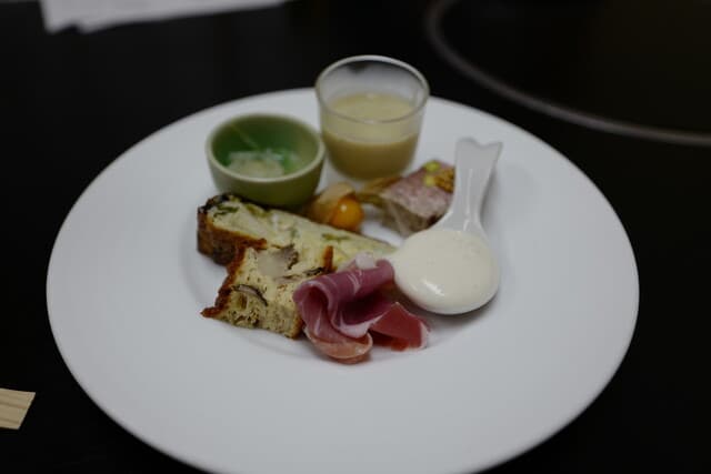 Nidaime Saheiji: Refined Izakaya Dining