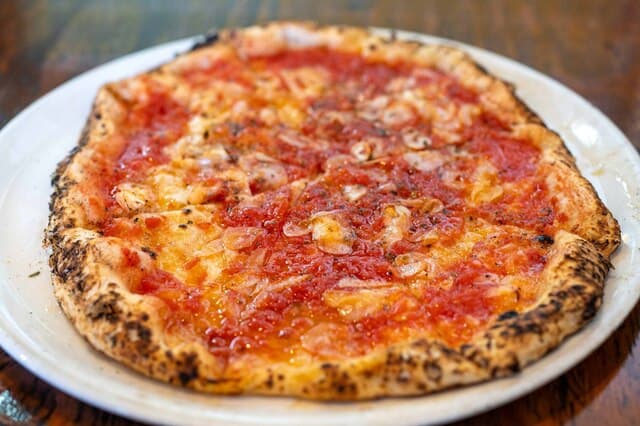 PIZZERIA DA MASSIMO: Classic Neapolitan Pizza