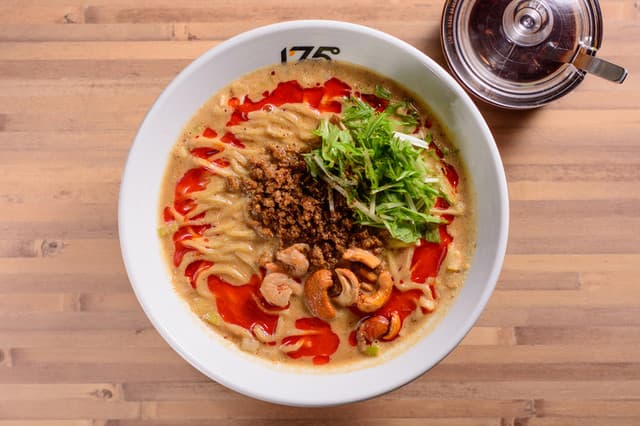 175°DENO Tantanmen Sapporo kitaguchi ten: Customisable Sichuan Ramen