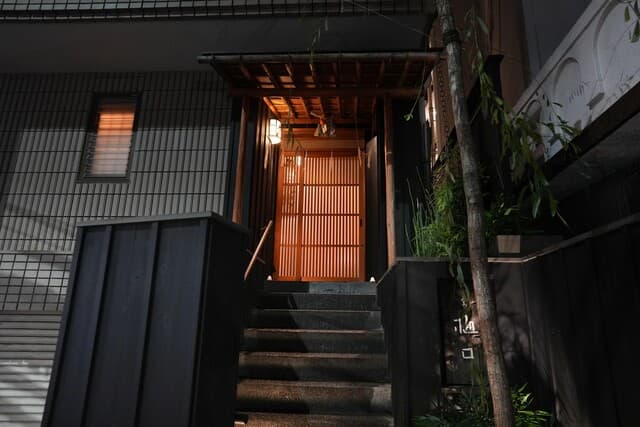 Higuchi: Charcoal-Fired Kappo Cuisine