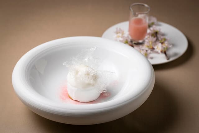 L'ecrin Ginza: Classical French Grand-Maison