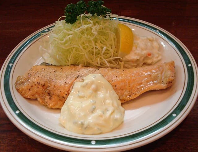 Katsuretsu Yotsuya Takeda: Acclaimed Pork Cutlets and Oysters
