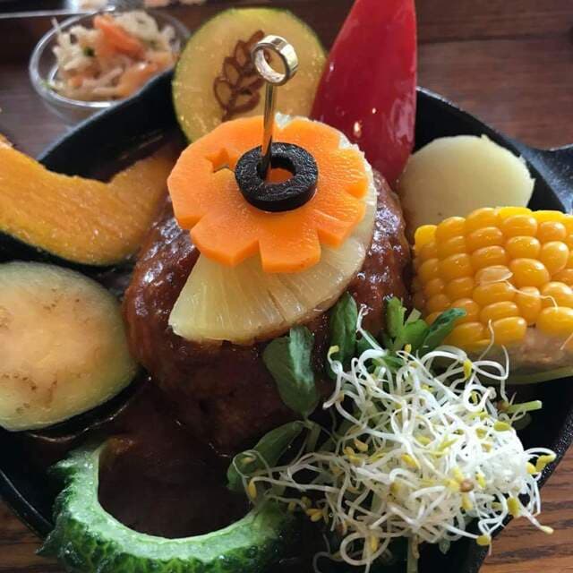 TAKEUCHI Chiyoda kanda jinbou honten: Artful One-Plate Curries