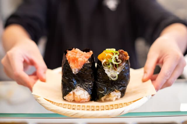 Onigiri Tonjiru Yamataro: Large, Hand-Formed Onigiri