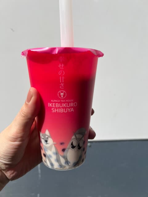 ALPACA TEA HOUSE Shibuya: Fresh Fruit and Boba Tea