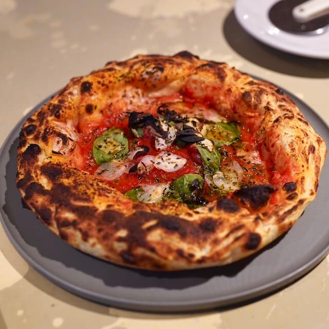 400℃ Pizza TOKYO: High-Hydration Neapolitan Pizza