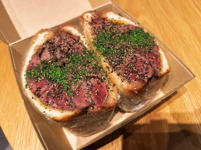 CHERMSIDE SANDWICH Harajuku takeshita doori ten: Oversized Steak & Egg Sandwiches