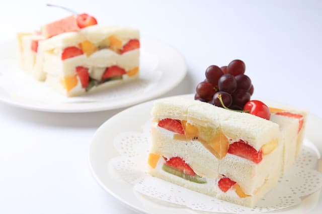 Cricket: Classic Fruit Parlor Desserts