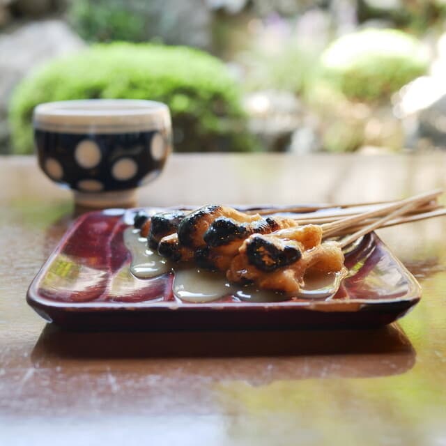 Ichiwa Ichimonjiya Wasuke: Historic Aburi-Mochi Teahouse