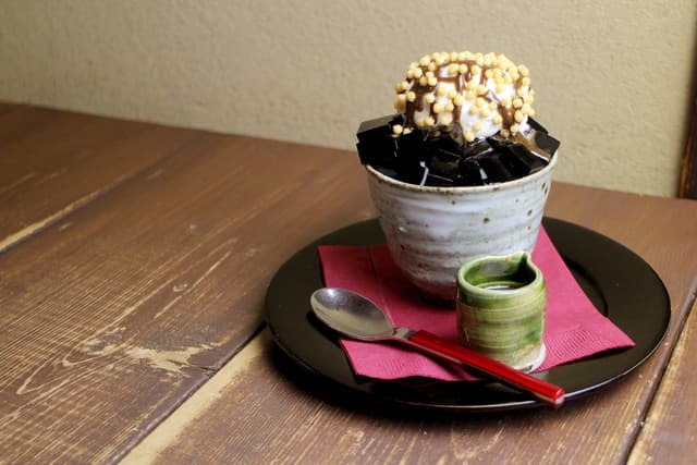 Cafe Karirenge: Artisanal Desserts in a Kyoto Machiya