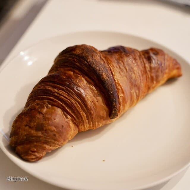 Croix-Rousse: Classic French Takeout Bakery