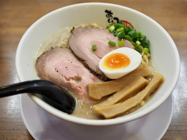 Aitsu no Ramen Kataguruma Honten: Rich, foamy pork-seafood ramen