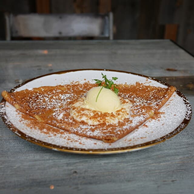 neuf creperie: Authentic French Galettes and Crêpes