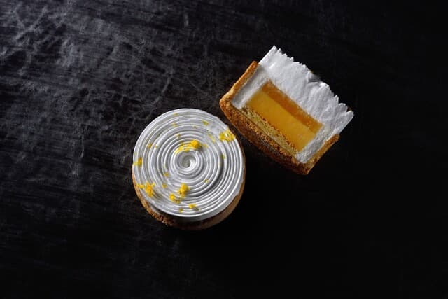 ASSEMBLAGES KAKIMOTO: Theatrical Counter Desserts