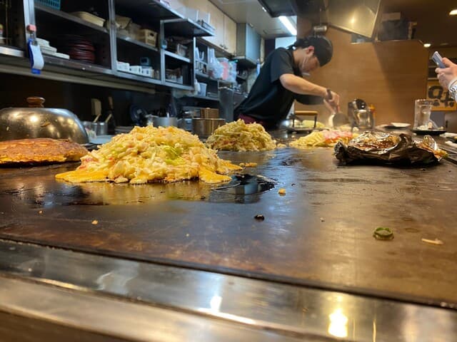 Ajinoya Namba Honten - Osaka's Famous Okonomiyaki Restaurant