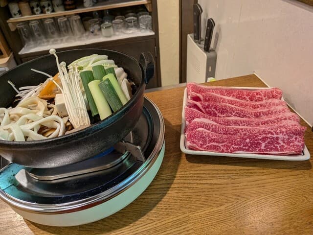 Kiyo Suke: Personal-style sukiyaki at the counter