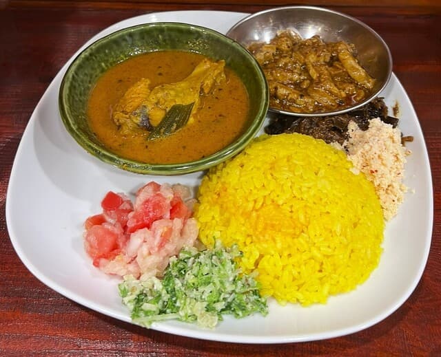 Curry Ya Dekkao: Sri Lankan-Style Curry Plates