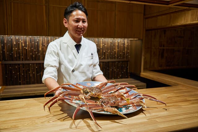 Ikeda Kozo: Live Crab Omakase Counter