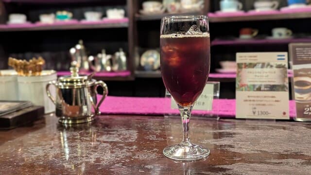 Akaneya Coffee Ten: A Classic Hand-Drip Kissaten