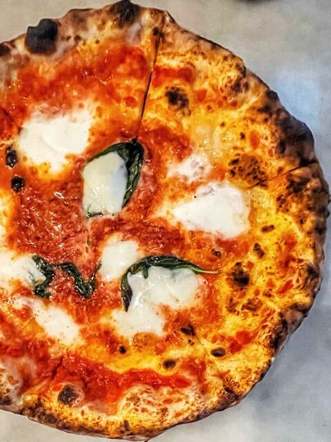 Pizzeria Azzurri: Authentic Neapolitan Pizza