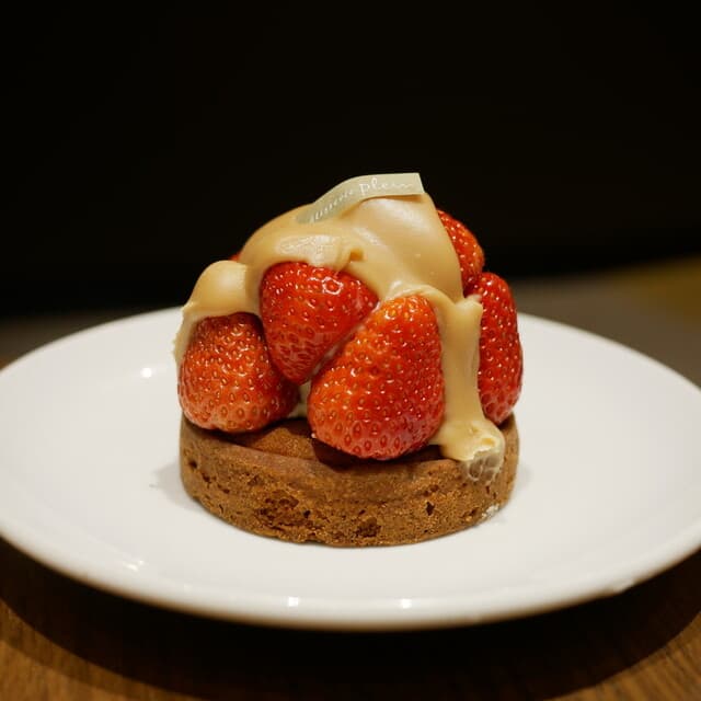 patisserie plein: Classic French Pastries