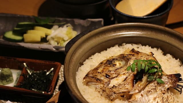 Taimeshi to Sumiyaki Tatsuan: Charcoal-grilled fare and sea-bream rice