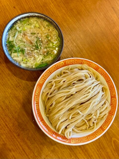 Clutch Hitter: Unique Oil-Kasu Tsukemen