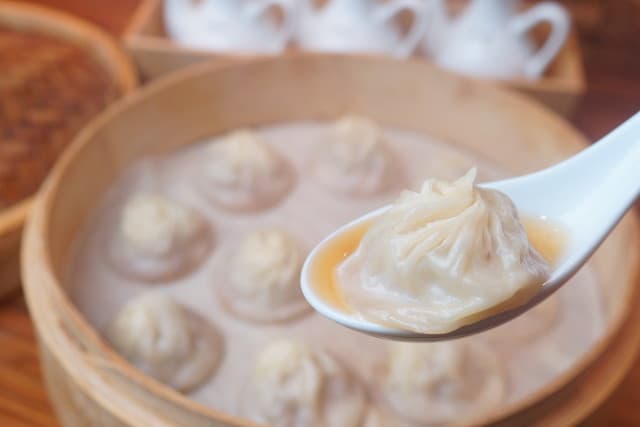 Rakkanki: Handmade Xiaolongbao in Kobe