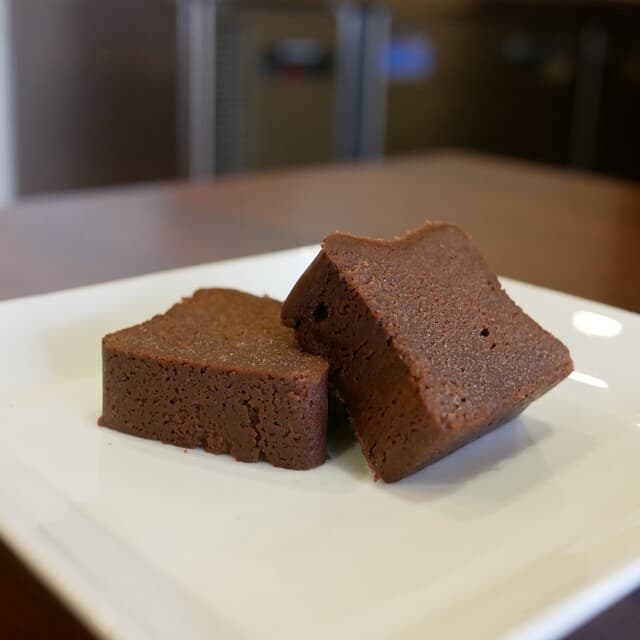 Barmans Chocolate Nara mochiiden koubou: Alcohol-Infused Nama Chocolates