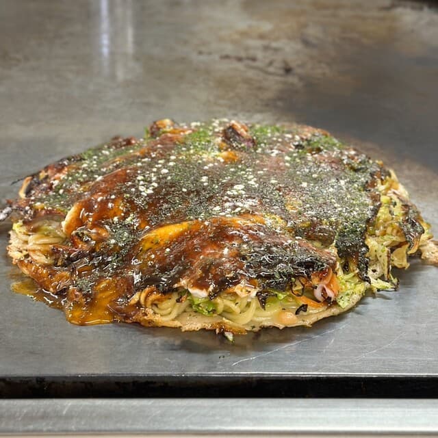 Okonomiyaki Tecchan Honten: Classic Mihara-style Okonomiyaki