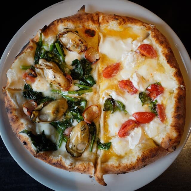 pizza juicy: Creative Neapolitan Pizza