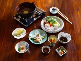 Ootsuka: Premier Ara Grouper in a Sumo Teahouse