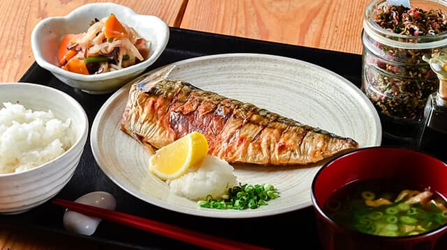 Umeyama Teppei Shokudo Honten: Fukuoka Fish Set Meals