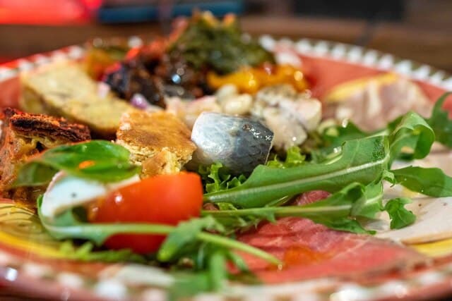Pizzeria da Ciruzzo: Authentic Neapolitan Pizza