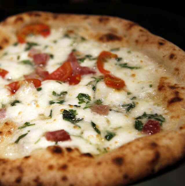 Pizzeria Da Gaetano: Authentic Neapolitan Pizza