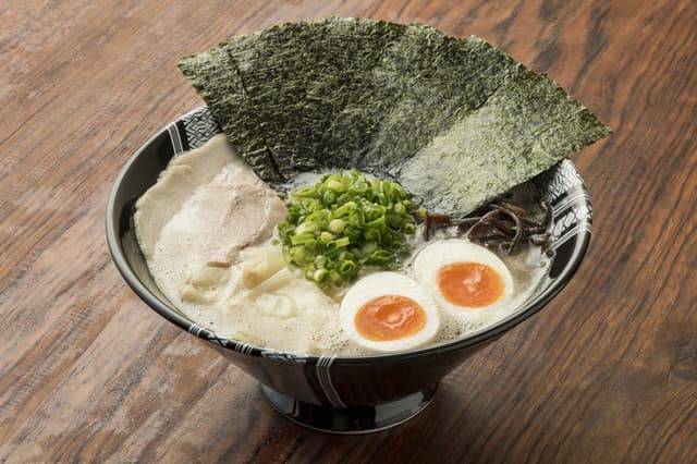 Hakata Issou: Iconic Hakata Tonkotsu Ramen