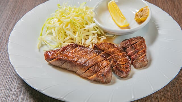 Tantele Fuji: Oxtail and Beef Tongue Barbecue