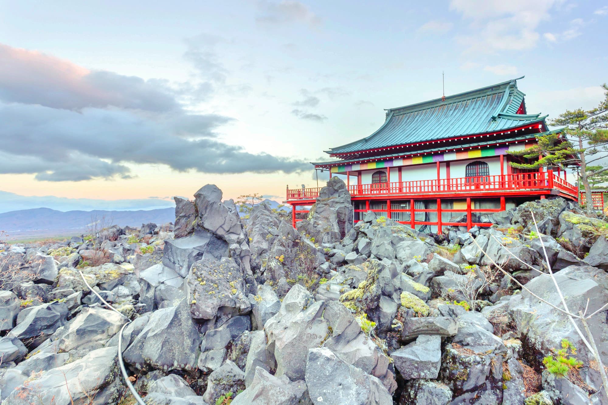 Onioshidashi Volcanic Park in Joshin'etsukogen National Park