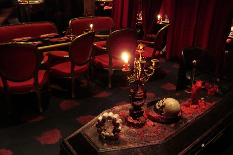 Vampire Café