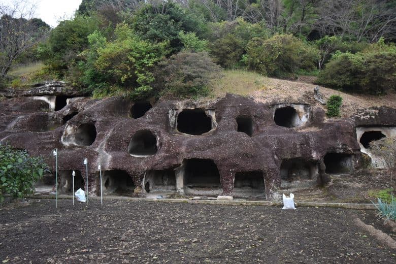 Nagaoka Hyakuana Burial Mound
