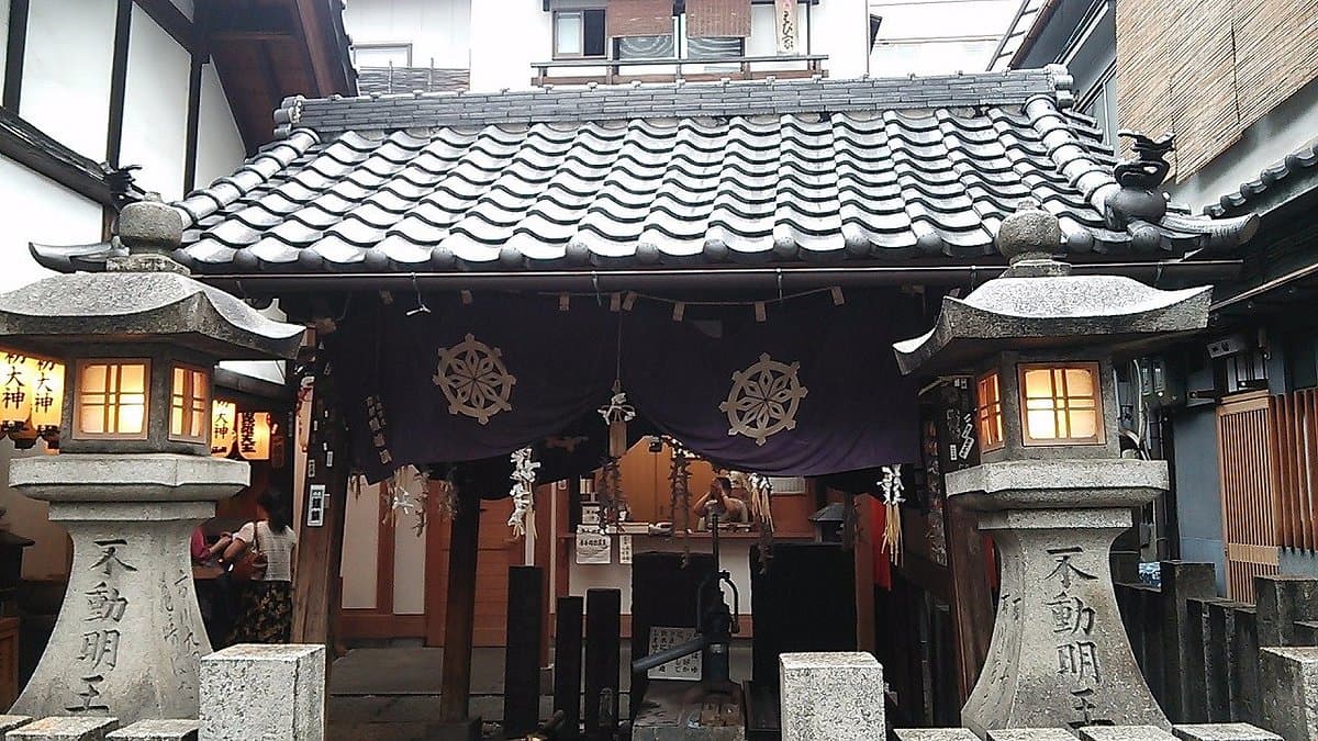 Hozenji Yokocho