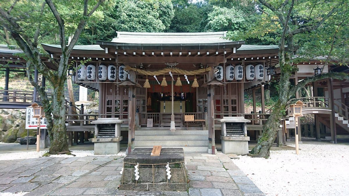 Ishikiri Tsurugiyajinja Shrine Kaminosha cover image