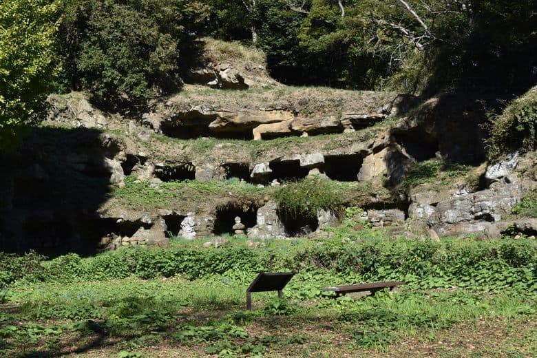Mandarado Burial Grottoes