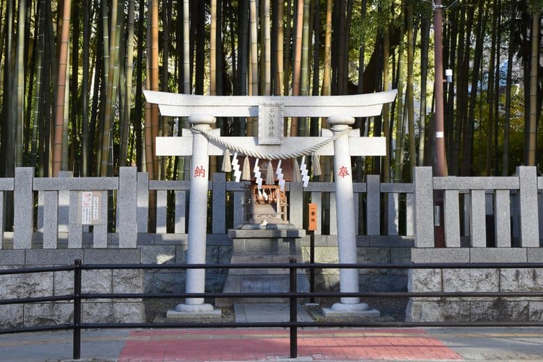 Yawata no Yabushirazu