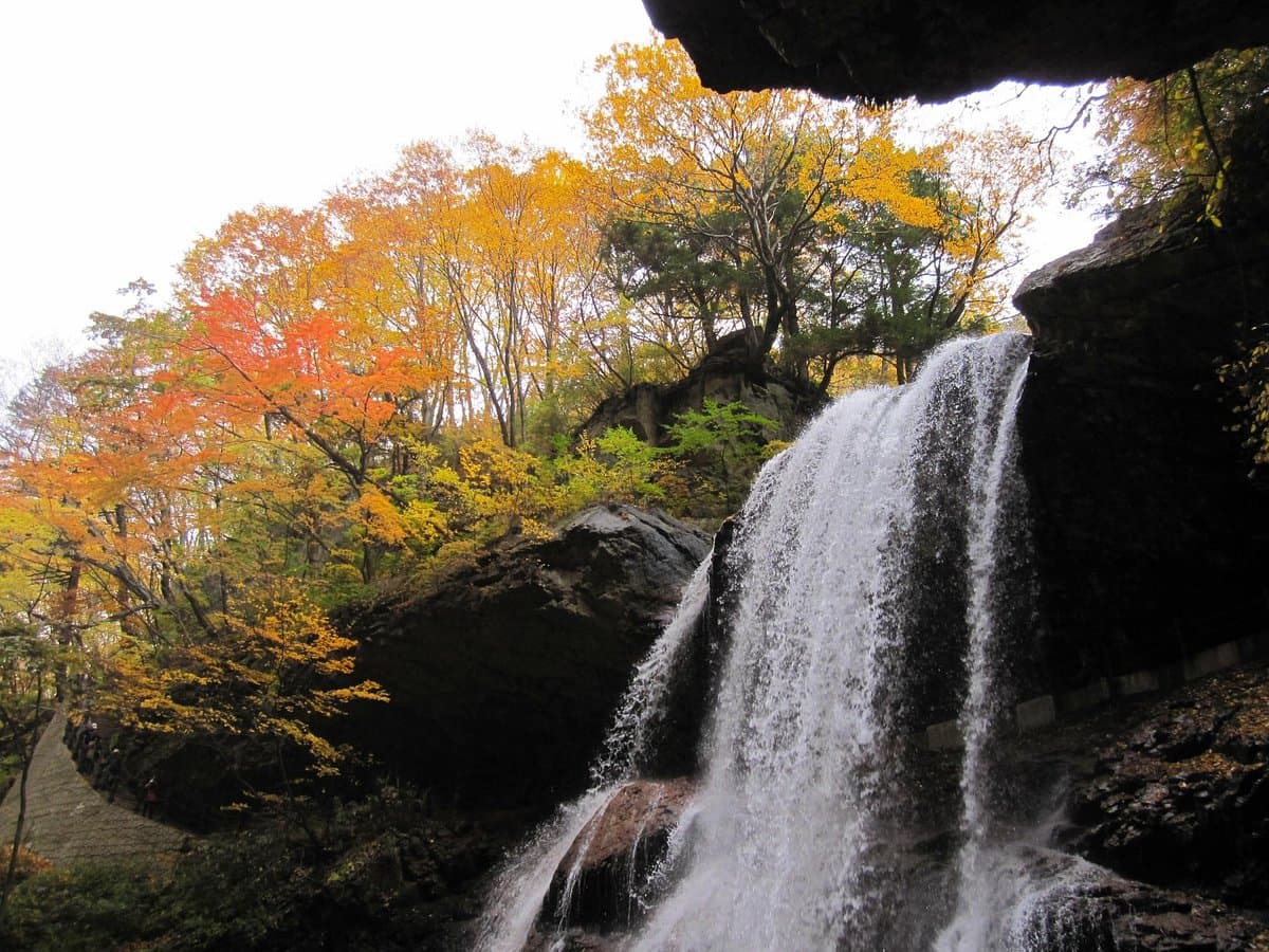 Kaminaridaki Falls